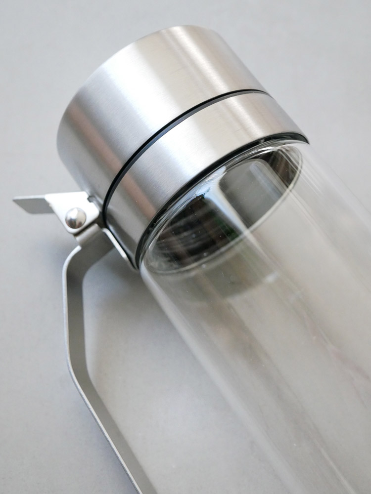 ダルトンの500mlオイル＆ビネガーボトルとステンレス製スパイスジャー2個が美しく並べられたギフトセットの画像