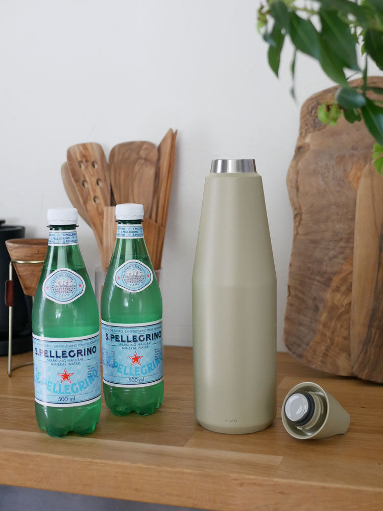 KINTOキントーのステンレス製トレイルタンブラーと専用ストラップ