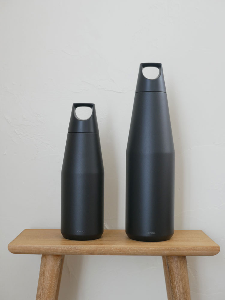 KINTOのデザイントレイルタンブラーとプラスチック製タンブラーストラップ