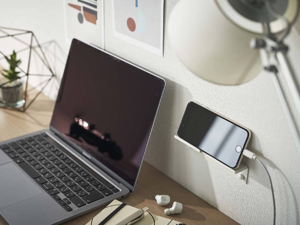 スチールとシリコーン製の「tower」ウォールスマートフォンホルダー