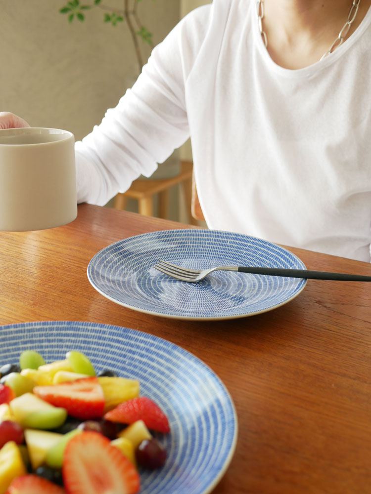 Arabiaアラビアの24hアベックプレートとソーサーに盛られた果物のセラミックディナースタッフセット