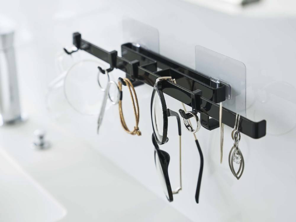 銀色のスチール製タワー フィルムフックサニタリーハンガーの写真