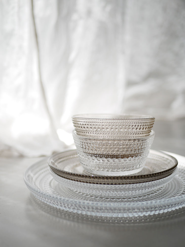 イッタラ製フィンランド無鉛ガラスのカステヘルミボウル、銀色のダイニングサーブウェアセットの一部