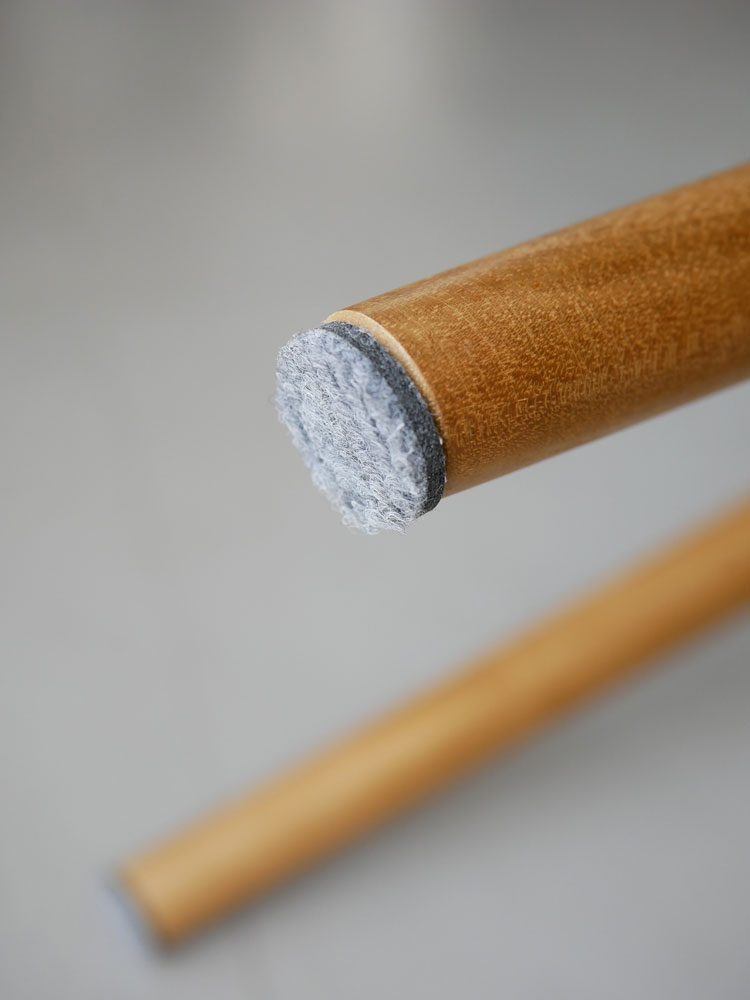 チーク材とラタンを使用したサンフラワーラタンのラタンスツール、黒仕上げ