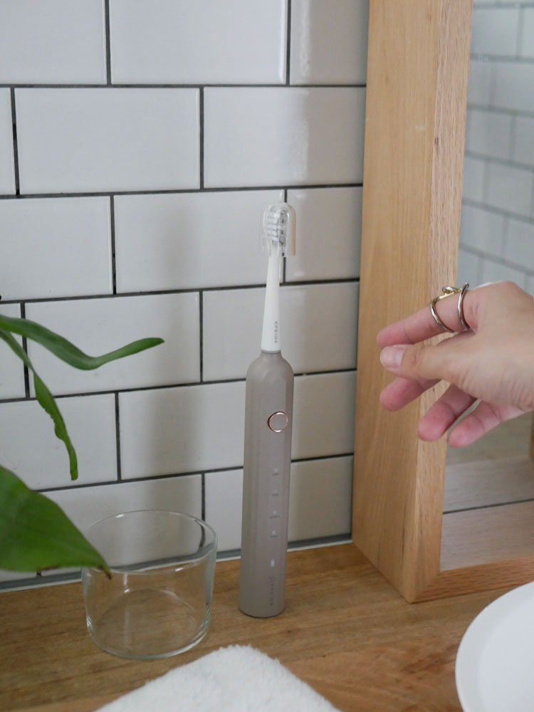 エペイオス Okare 音波電動歯ブラシと替えブラシヘッド、携帯用ケースのセット