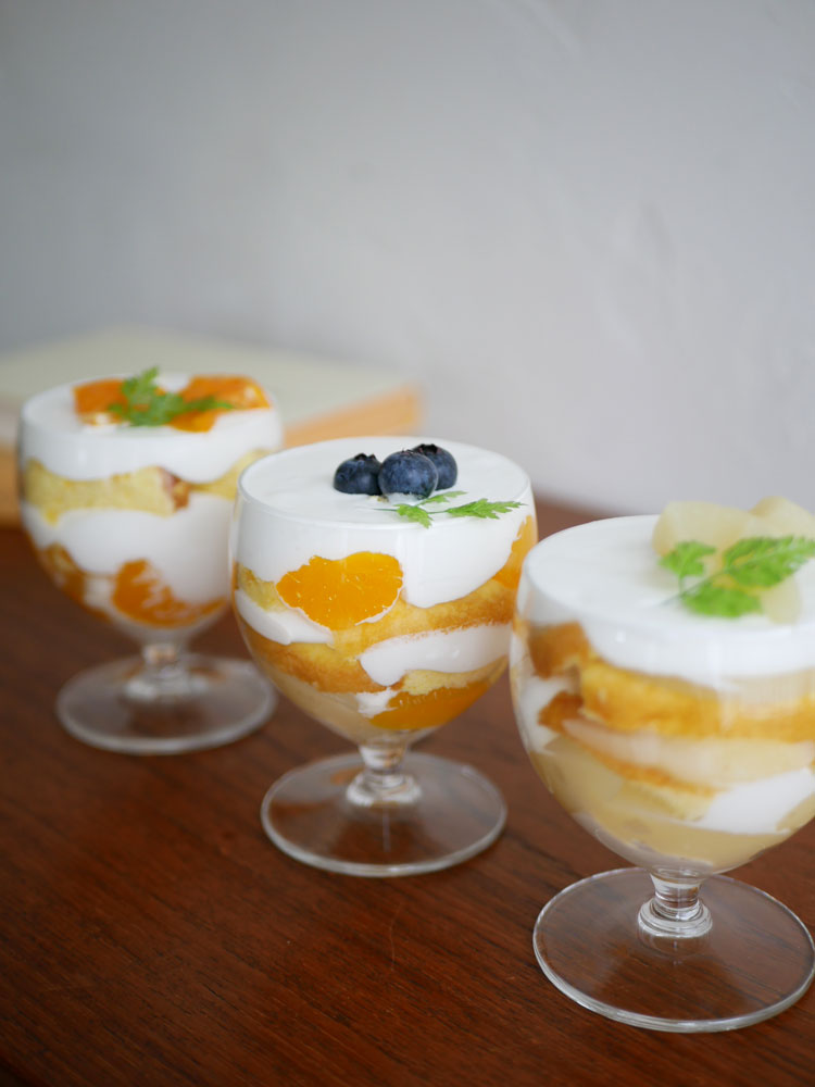 ロイヤルレアダムのソーダガラス製スタッキングワイングラスが積み重ねられている様子