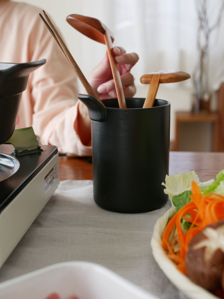 サラサデザインの1年中使えるマルチ土鍋ととんすい、ツールスタンドのセット