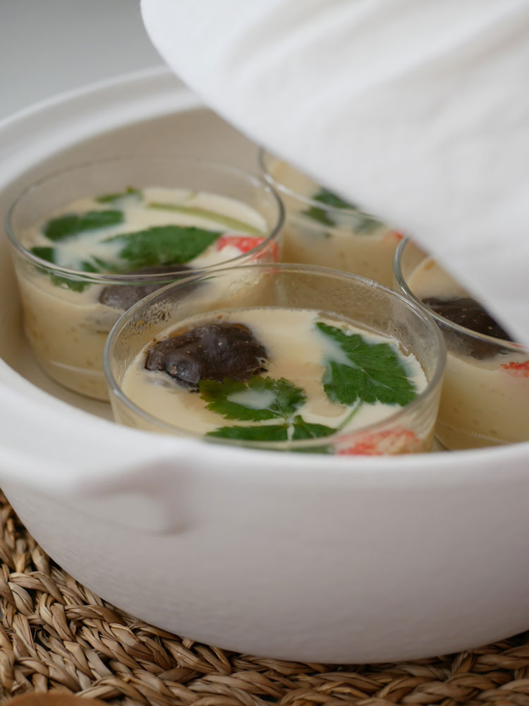 サラサデザインの1年中使えるマルチ土鍋、とんすい、ツールスタンドが揃ったキッチンセット