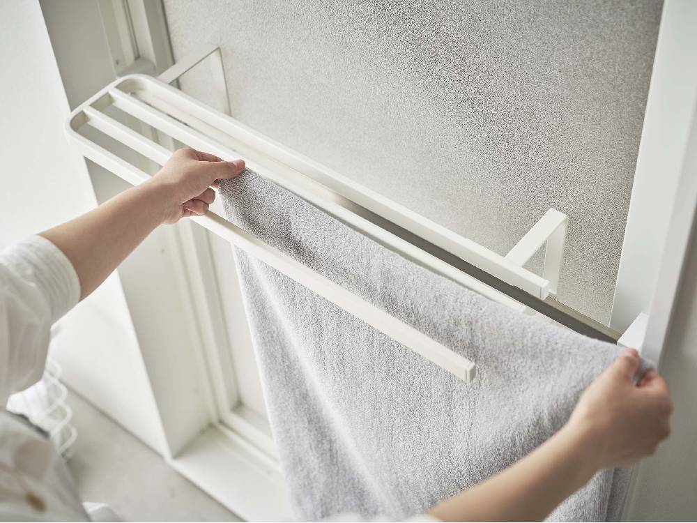 タワー浴室扉用バスタオルハンガーのシルバー製デザインパイプ