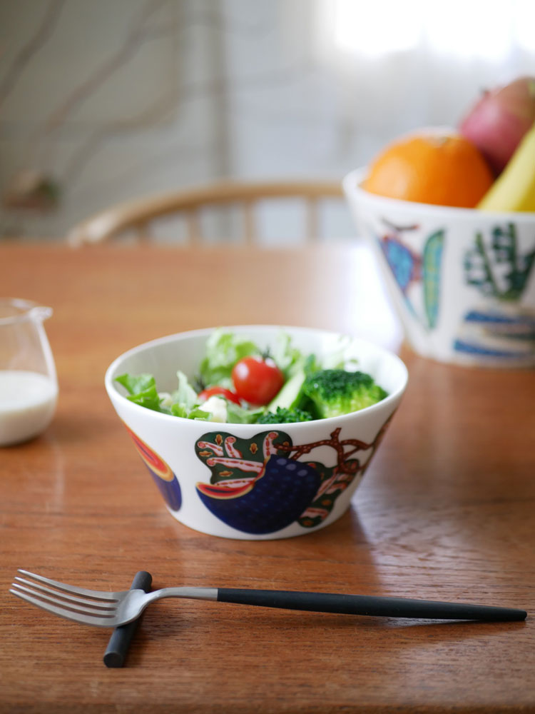 Iittalaイッタラ製タイカサトボウル、磁器製の複数サイズのボウル