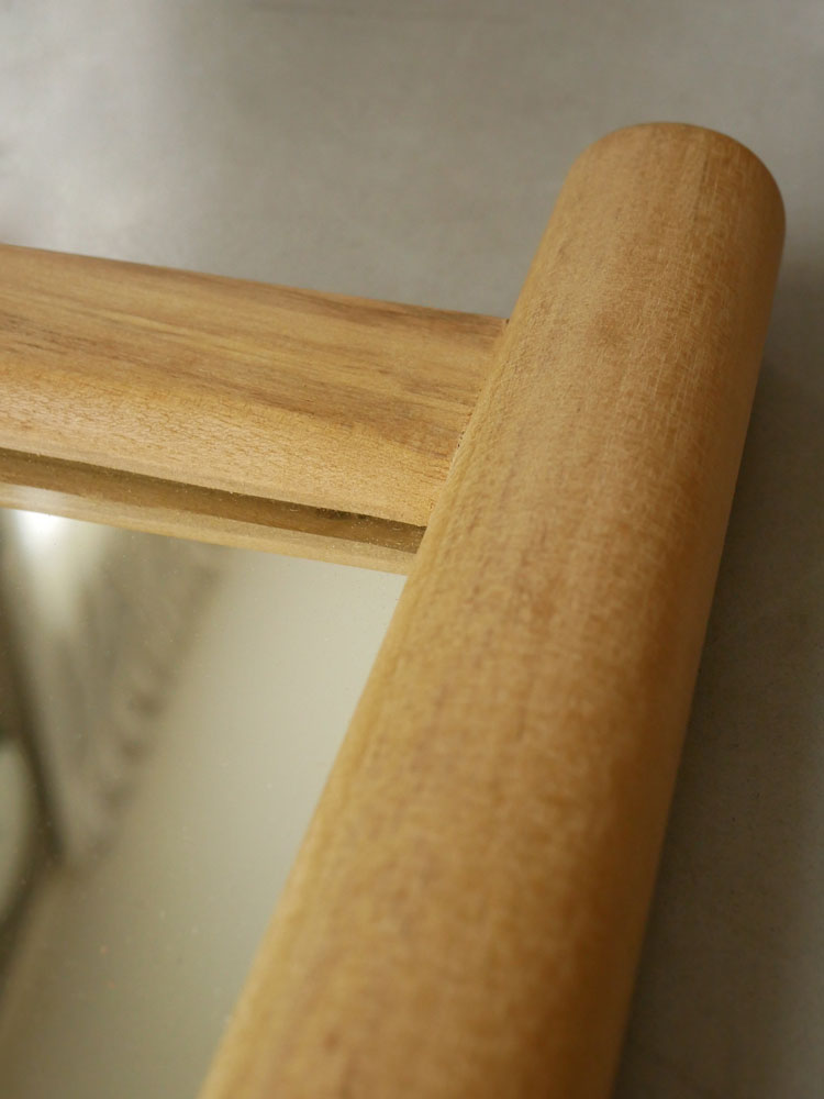 チーク無垢材と合板を使用したHOKOSサンフラワーラタン製全身映るスリムミラー