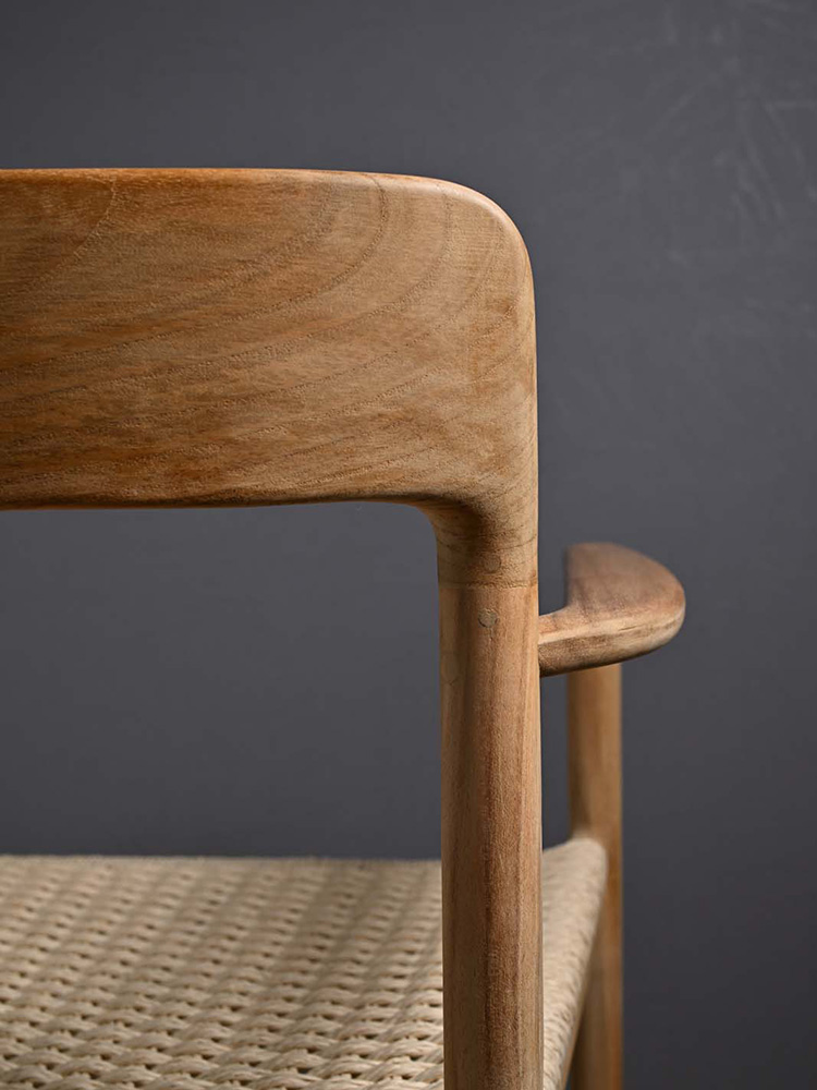 チーク無垢材とペーパーコードを組み合わせたサンフラワーラタンのHOKOSダイニングチェア