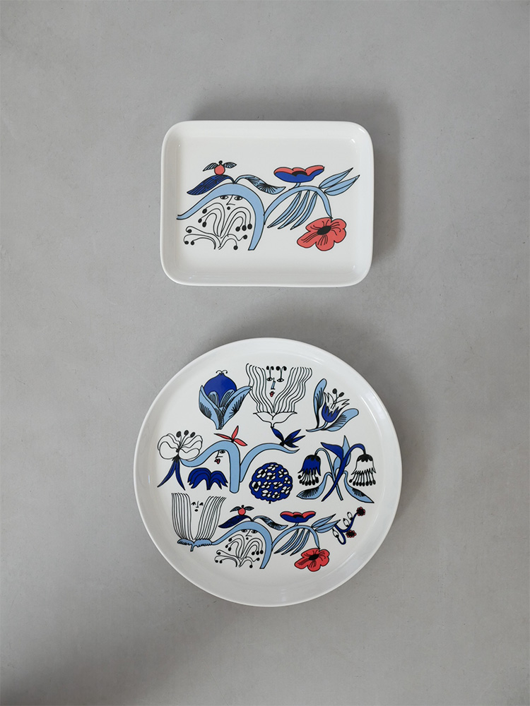 アラビアプータルフリシリーズの白磁製プレート。直径24cmと15x19cmのサイズがあり、タイ製のセラミック食器です。