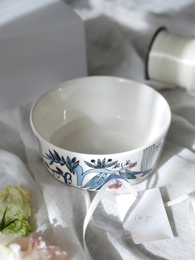 アラビア製プータルフリの磁器ボウル、直径約150mm、高さ67mm。タイ製でテーブルウェアやキッチン用に適しています。