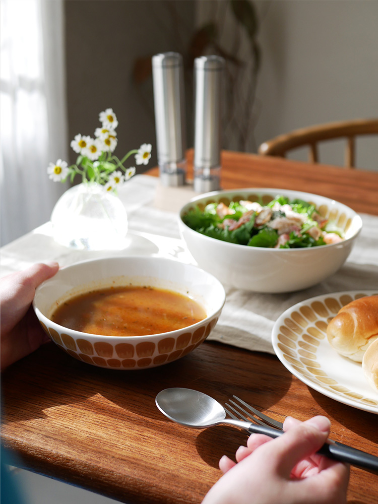 アラビア製24hトゥオキオ磁器ボウル。16cmと18cmのサイズが選べるシンプルなデザイン