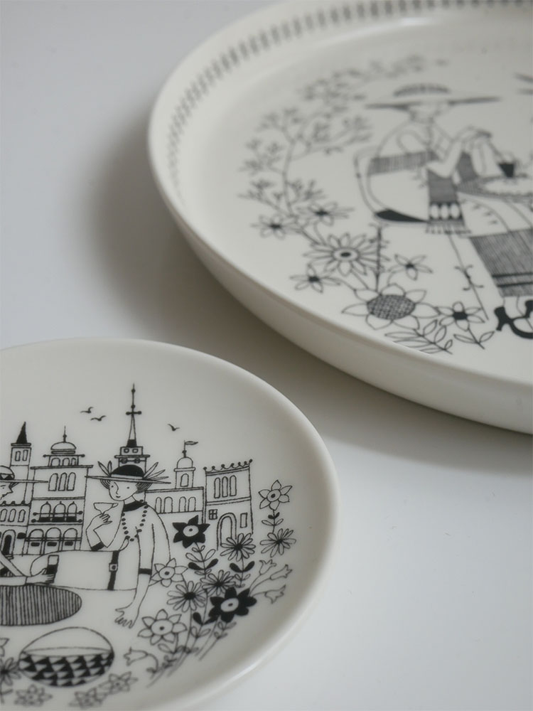 アラビアエミリアシリーズの磁器製プレート、10.5cm、19cm、24cmの各サイズ