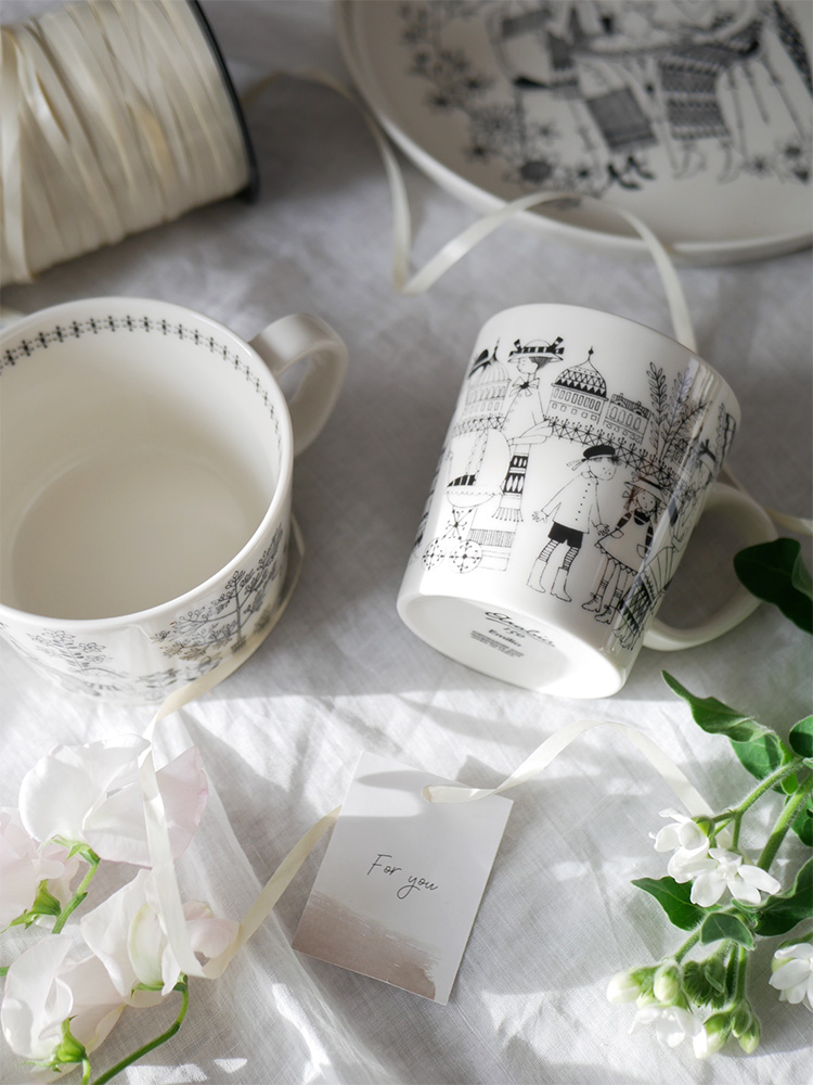 アラビアエミリアのベージュ陶磁器マグカップ300ml