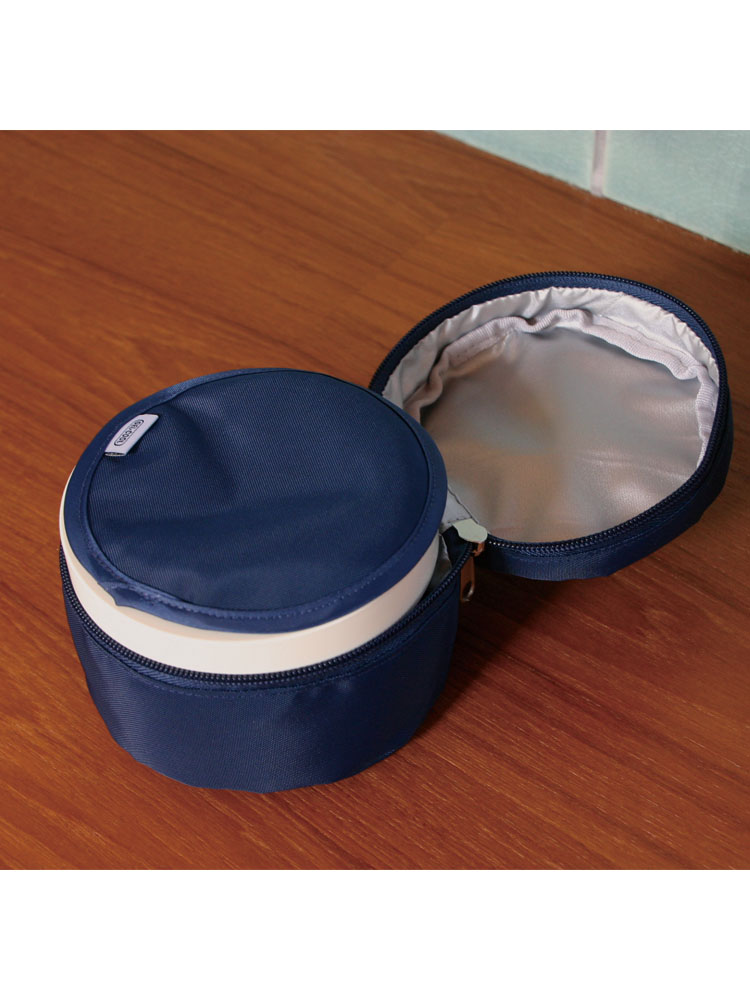 保冷剤として機能する蓋付きの丸型ジェルクールランチボックス。プラスチック製で220mlから400mlまでの容量があり、ギフトにも最適なデザインです。