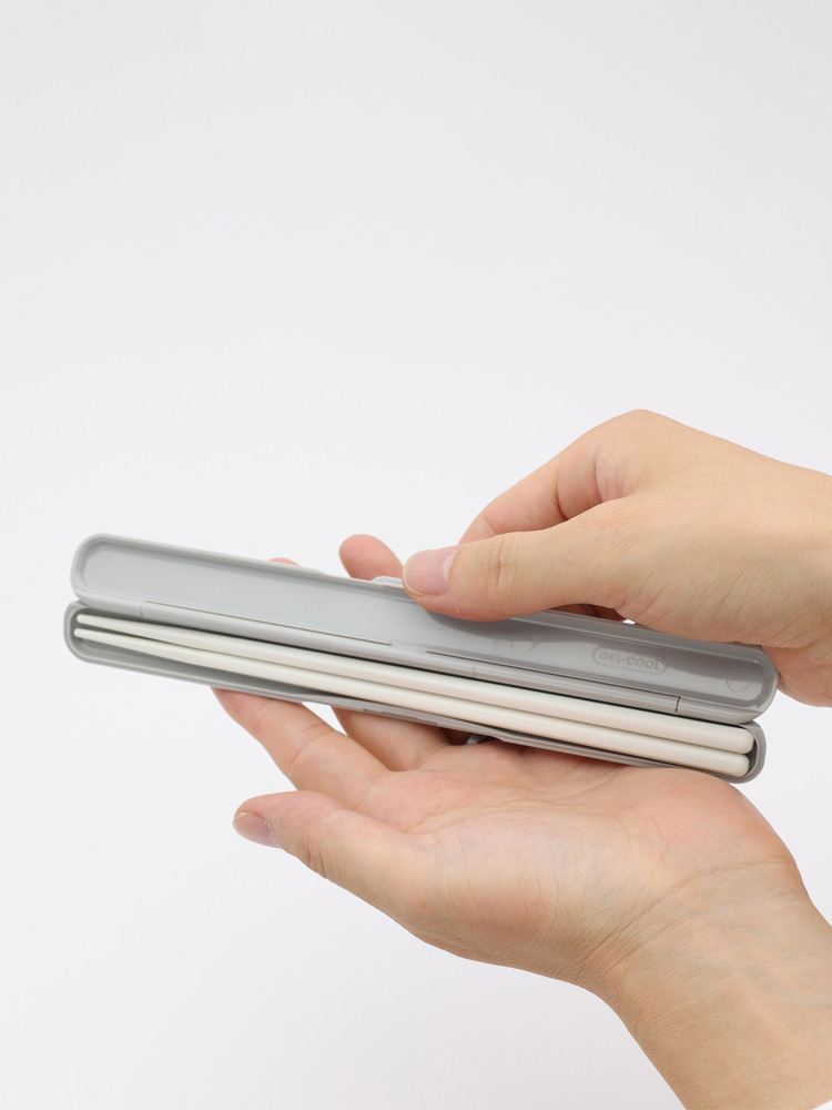 保冷剤として機能する蓋を備えたジェルクールの丸型ランチボックス