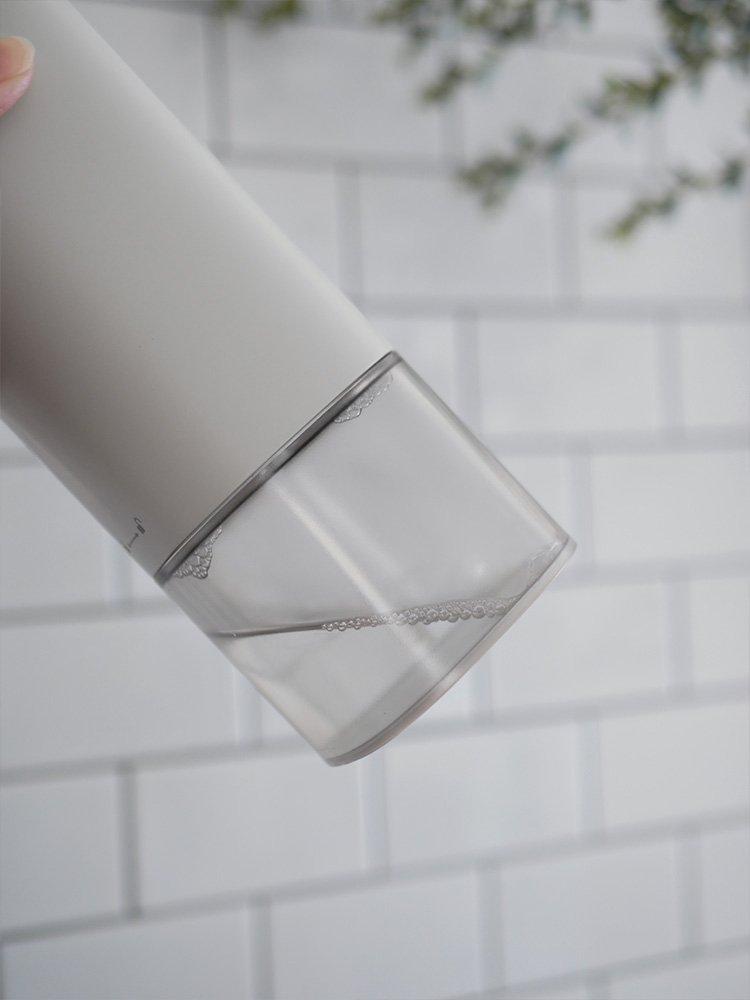 プラスマイナスゼロのシルバーオートディスペンサーとハイボールグラス