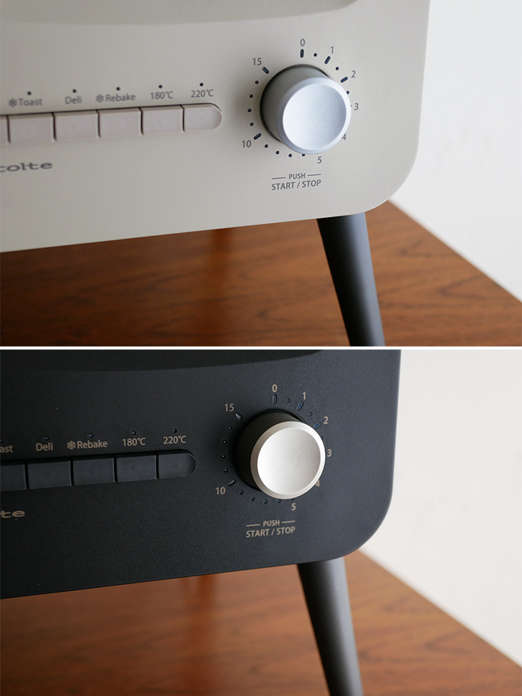 レコルトのスライドラックトースターが木製の床の上に配置された画像