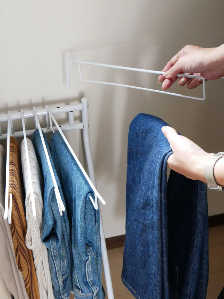 ビーワースセレクション スラックスハンガー ホワイト10本掛けタイプ、網棚付きスチール製衣類ハンガー