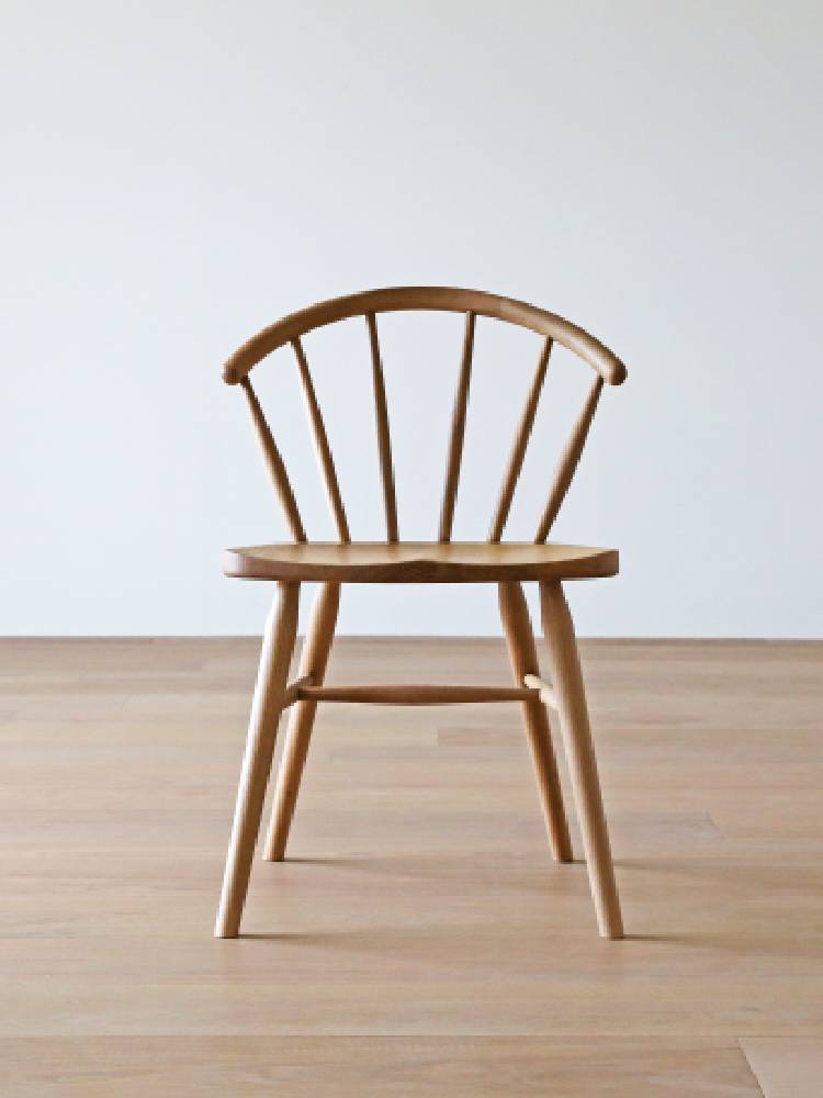 高野木工のUNダイニングチェア、ホワイトオークまたはウォルナット無垢材を使用したウィンザータイプの木製椅子
