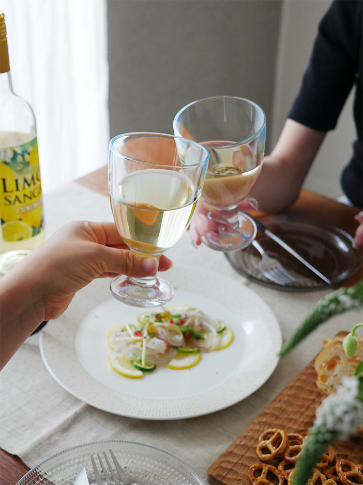 フィンランド製アラビアヴァーナ ユニバーサルグラスペア、無鉛クリアガラス製、容量220mlのセット