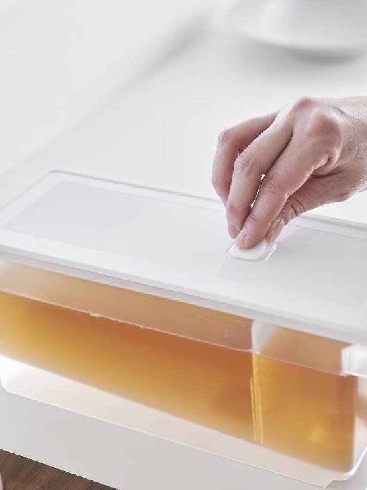 「タワー」冷蔵庫ドリンクサーバー用プラスチック製トレイと食品保存容器、蓋のセット