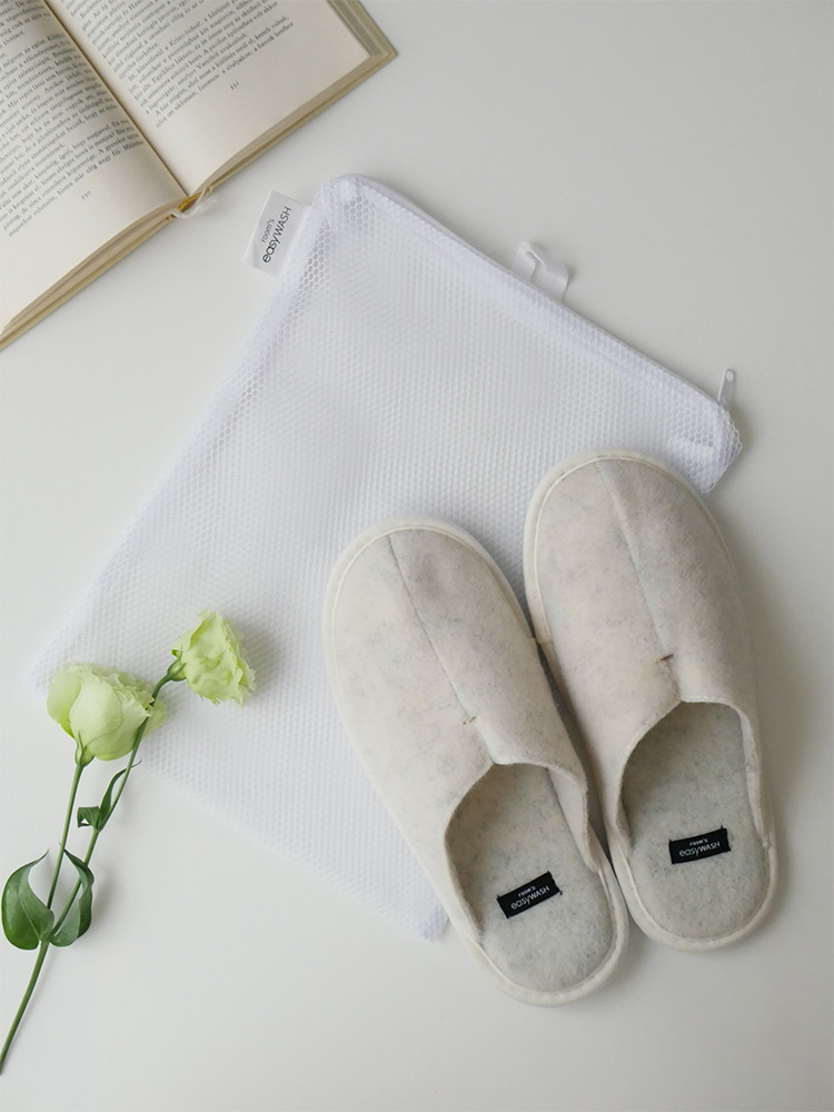 FRONTIERの洗えるスリッパ「room’s easyWASH」、ウールとリネン風のデザインが特徴の快適な室内用スリッパ