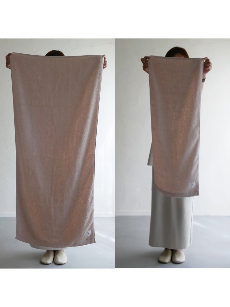 クレシェンドのニュアンスカラーが特徴の今治綿タオルセット。ふんわりとしたバスタオルとフェイスタオルが美しく並んでいます。