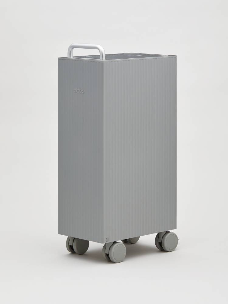 cado（カドー）除湿機 ROOT 7200のシルバーとアルミニウムを使用したスタイリッシュな家庭用除湿機の外観