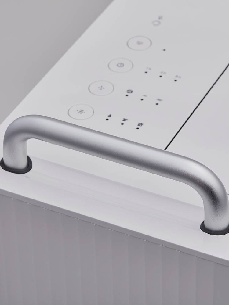 アルミニウムとプラスチック製のシルバー色のcado 除湿機 ROOT 7200、家庭用電化製品