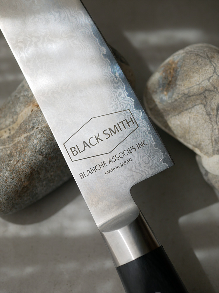 TOOLSブラックスミスナイフシリーズのダマスカス鋼製シルバー刃のキッチンナイフ