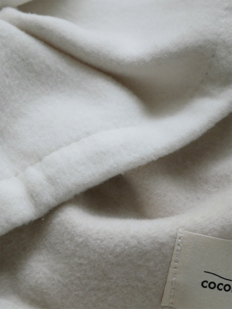 ココマニの白色オーガニックコットンシングルサイズ毛布