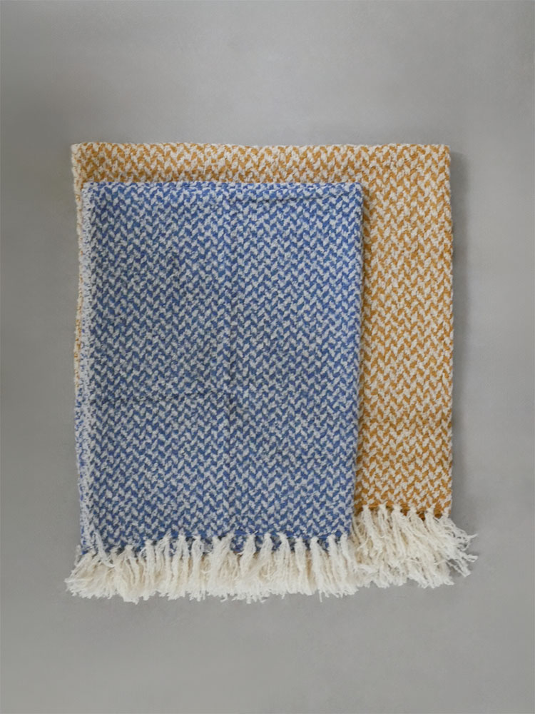 青色のシセイ「レジャリー」ウールブランケット