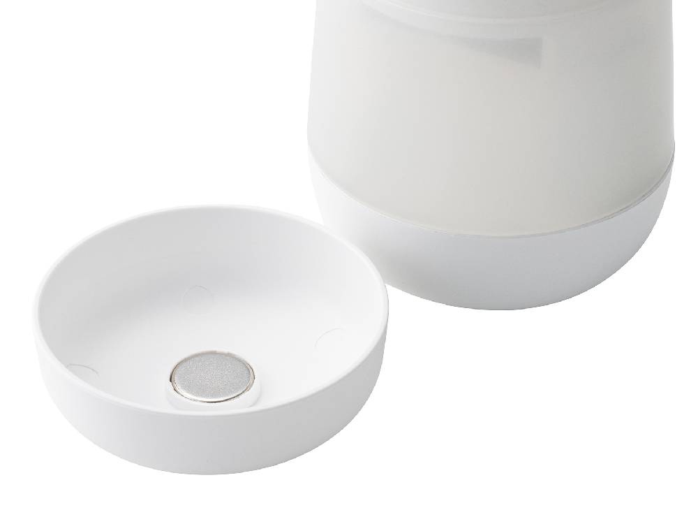 プラスマイナスゼロ毛玉クリーナー ホワイトの本体。コンパクトなABS樹脂製でUSB Type-C充電ポートを備えています。