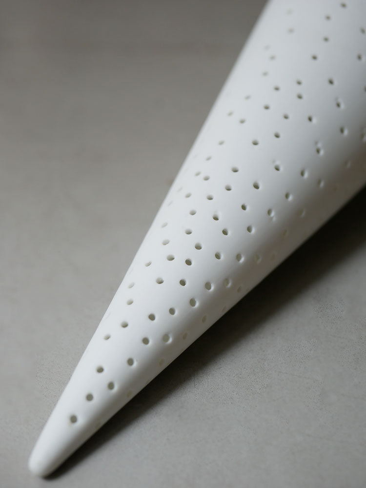 磁器製でLED搭載の三角形デザイン【rader/レダー】Light forest LED小型ランプ