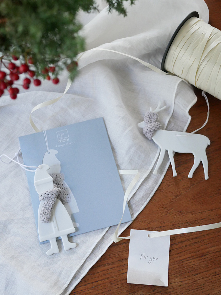 ラダーのwinter friendsオーナメント - 紙と羊毛を使用した冬の動物デザインにリボンやパターンが施されたクラフト飾り