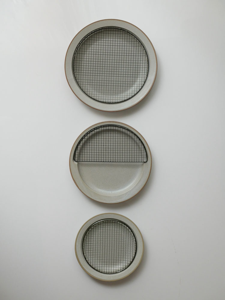 シルバーのメッシュが付いたオーバル型プラスチック製揚げたてキーププレート