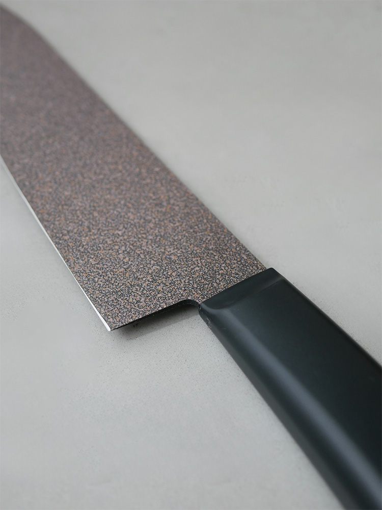 協和工業ストーンバリアのライトタイプ包丁とシャープナーが並んだシルバーのセット