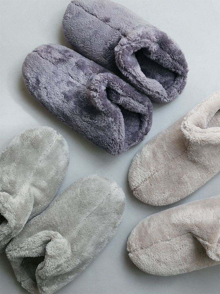 Le bois（ルボア）製の無地グレーのポリエステルとEVA素材ルームスリッパ