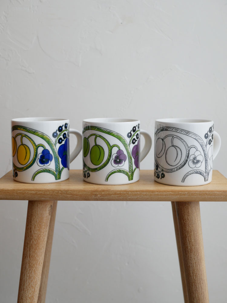 Arabiaアラビア製デザインマグシリーズのカラフルな磁器マグカップ