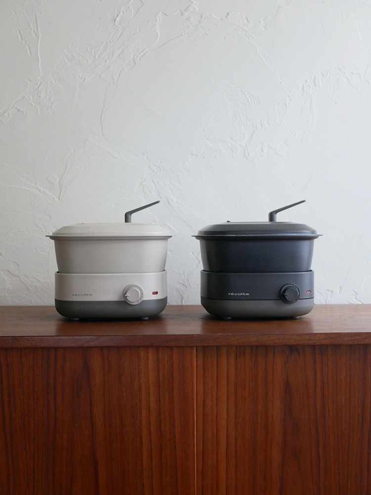 レコルトのポットデュオキャレ卓上電気小鍋本体と蓋、セラミックボウル、グリルプレートなどの付属品