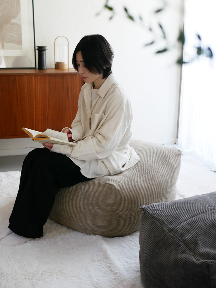 キューブのグレー色コーデュロイビーズクッション、リビングルーム用快適なビーンバッグチェア