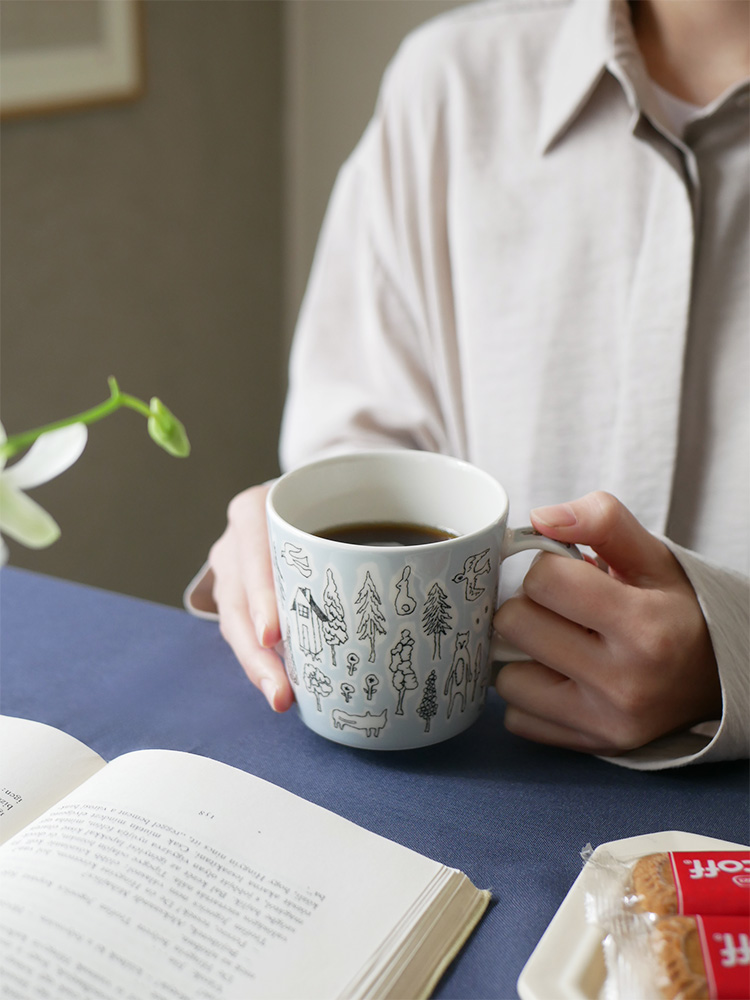 イッタラ×ミナペルホネン フォレストライフ 2024年限定ライトグレー磁器製マグカップ