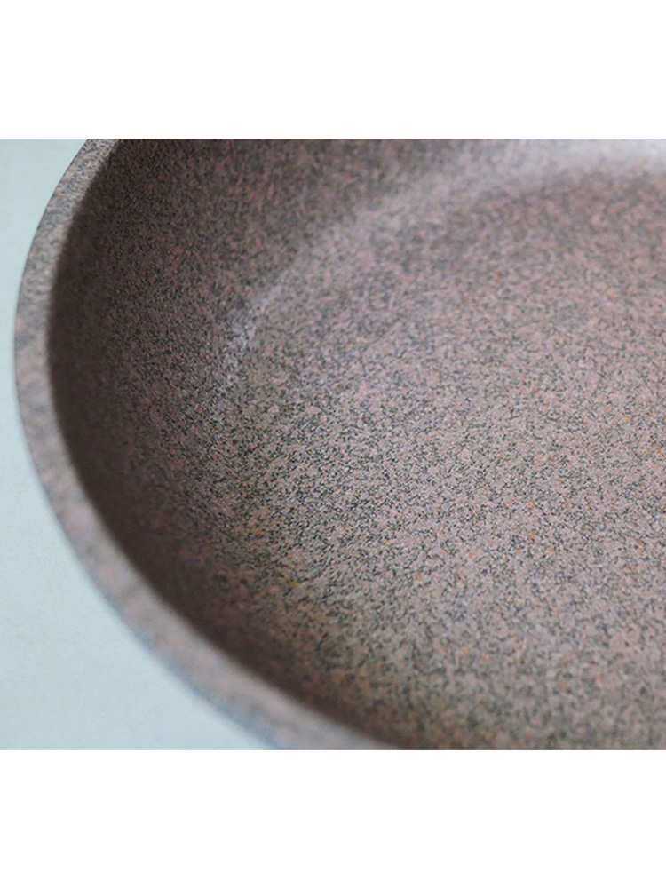 協和工業ムテキバリアフライパンセット、20cmと24cmの不粘アルミ合金フライパンが並べられている