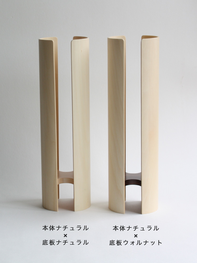 日本製タカハシ産業のトイレットペーパーホルダー。シナプライウッドの側面と楓または胡桃材のベースを使用した円筒形デザイン。