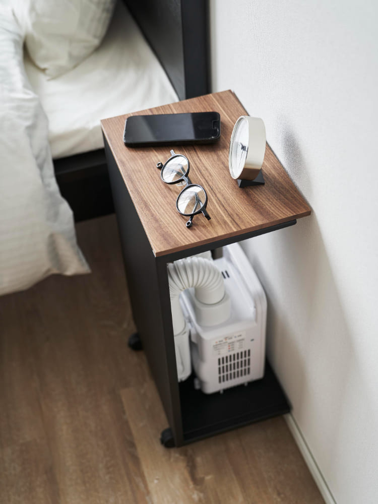 キャスター付きタワー型目隠し布団乾燥機スタンド。スチールと天然木材で製作された家庭用家具