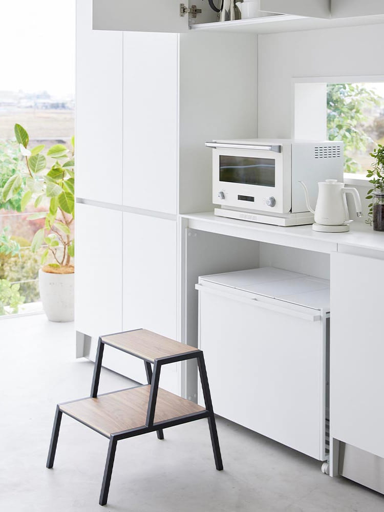 金属製タワー踏み台、木製天板付き